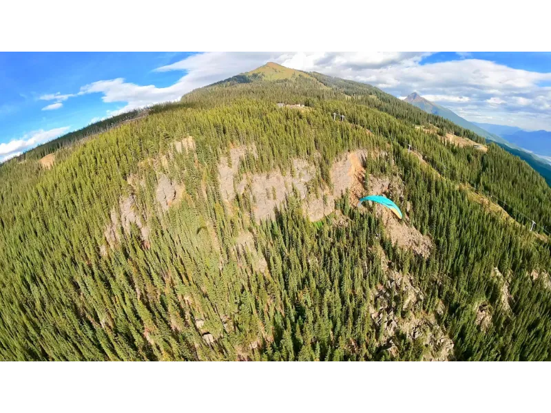Revelstoke Paragliding 2 - Bison Lodge Revelstoke